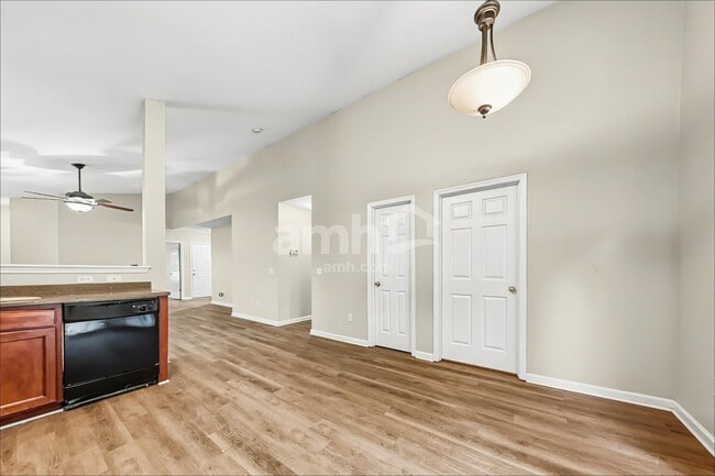 Photo - 36 Shadow Moss Dr