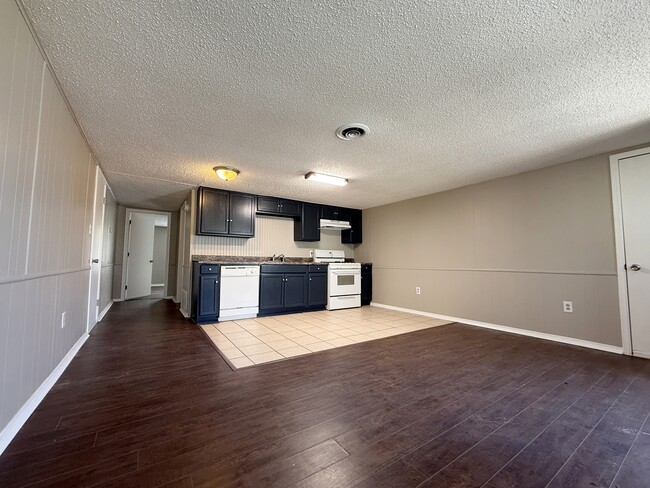 Photo - 137 Pearce Dr