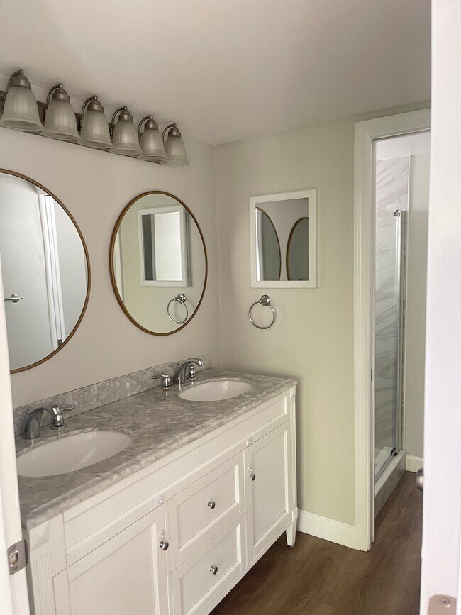 Photo - 4091 Lake Forest Dr Unit Lake Forest Oasis