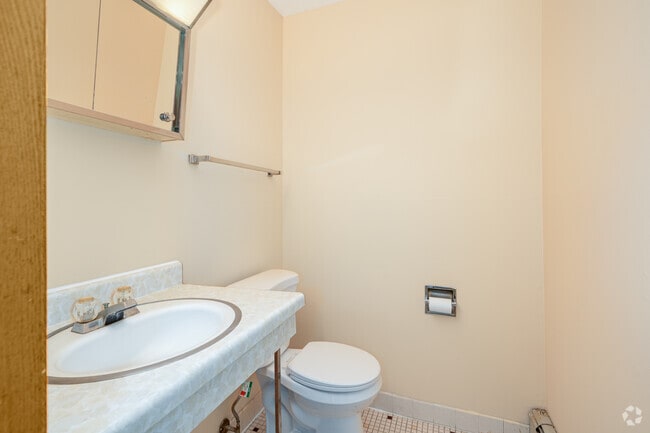 2BR, 1.5BA - 1,000SF - Primary Bathroom