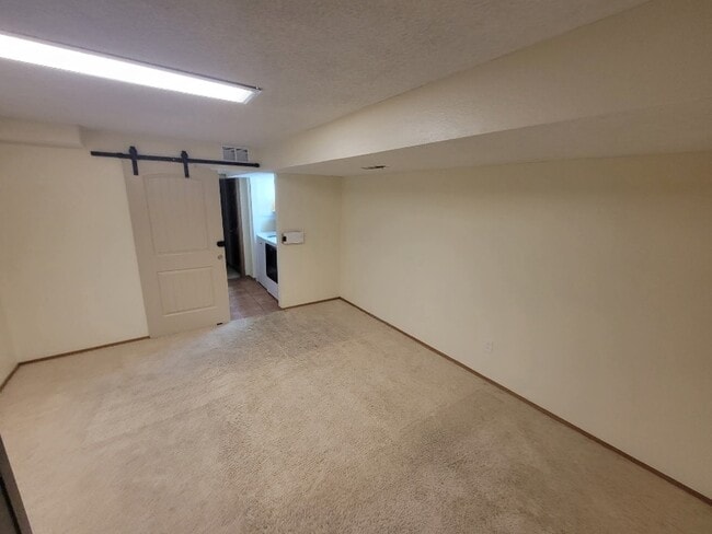 Building Photo - 3449 Queen Anne Way Rental