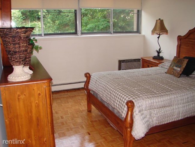 Photo - 2 br, 1 bath Condo - 125 Chiswick Rd Apt 2... Unidad Apt 208