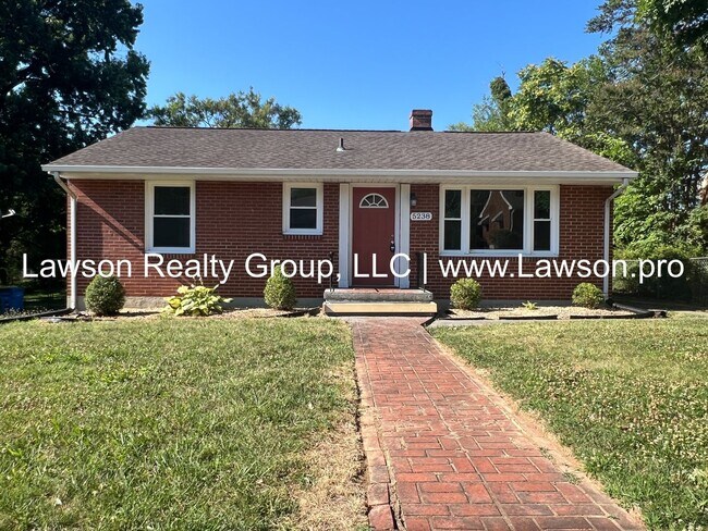 Three Bedroom Home - Convenient Location! - Three Bedroom Home - Convenient Location!