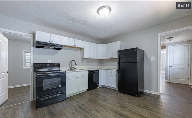 Photo - 50 N Main St