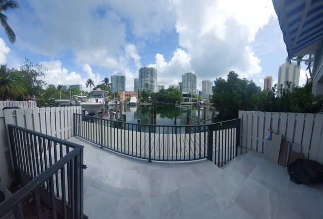 Building Photo - 255 Poinciana Island Dr Rental
