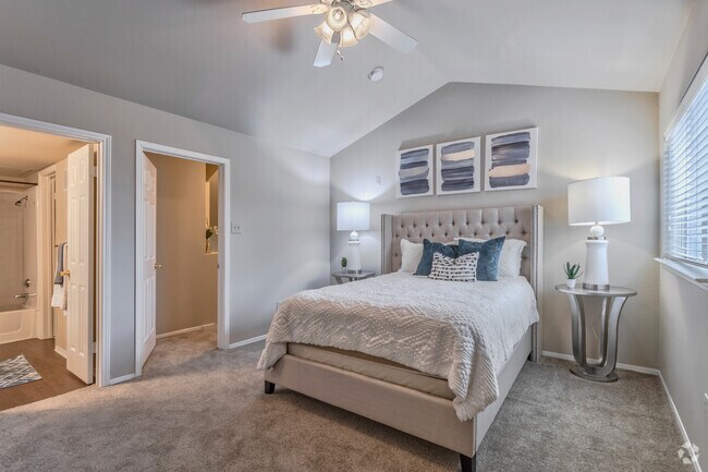 2BR, 2BA - 1123 SF B1 - Bedroom