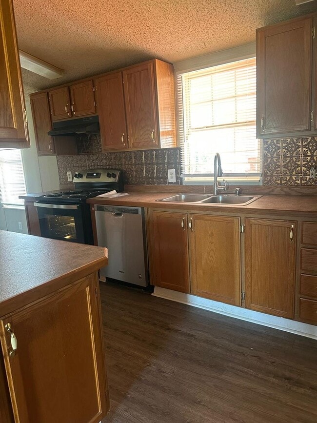 Photo - Murfreesboro Home on 2 acres with workshops. 3/2