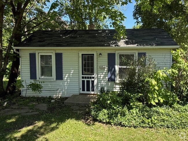 Building Photo - 18 School St Unit 1 Rental