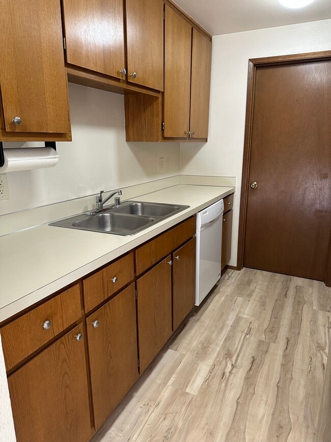 Photo - 5220 Pine Rd NE