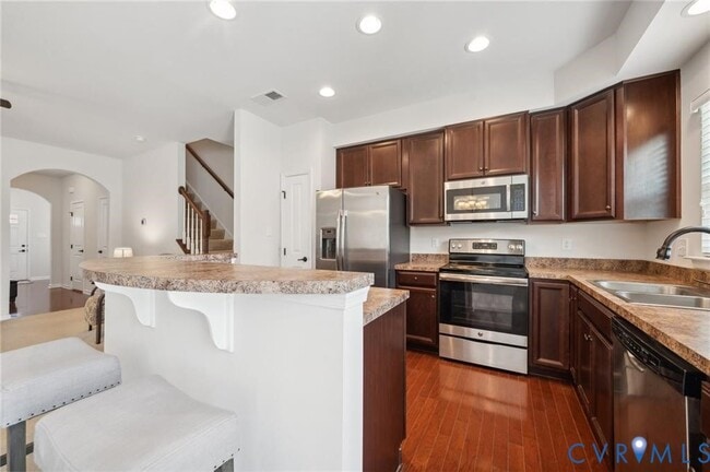 8957 Ringview Dr