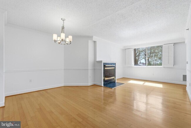 Photo - 1276 N Wayne St Unidad 319