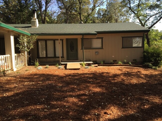 Building Photo - Country living