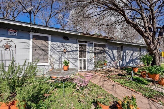 Building Photo - 8400 Sequoia Dr Rental