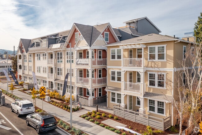 Photo - 904 Bayswater Ave