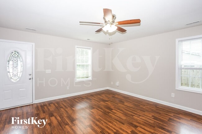 Photo - 100 Ash Ave NW
