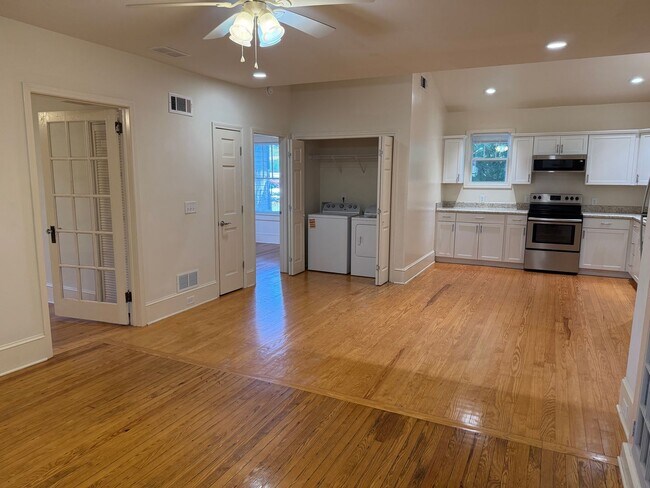 Photo - Beautiful 3 Bedroom Apartment Unit 560