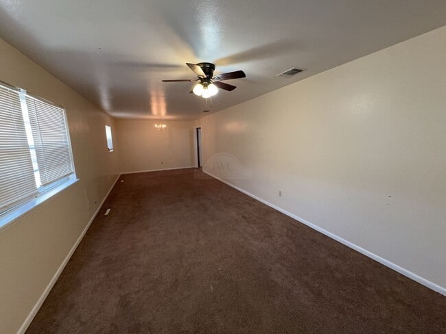 3906 S Clear Creek Rd