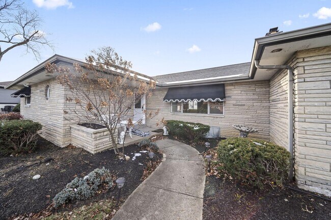 Photo - 1585 Peace Pl