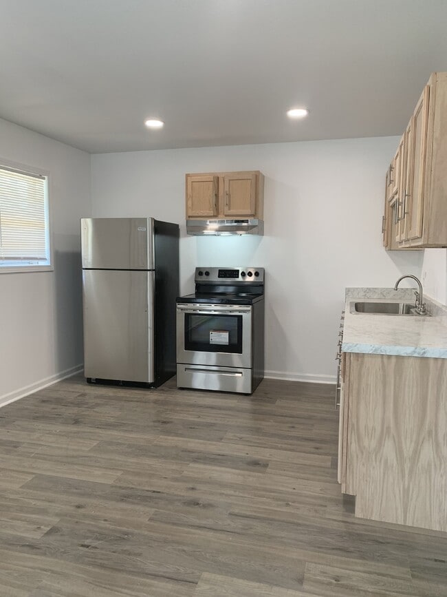 "Charming 2-Bed Oasis in the Heart of Jonesboro – Spacious 720 sq. ft. Living at Vine Street Apar...