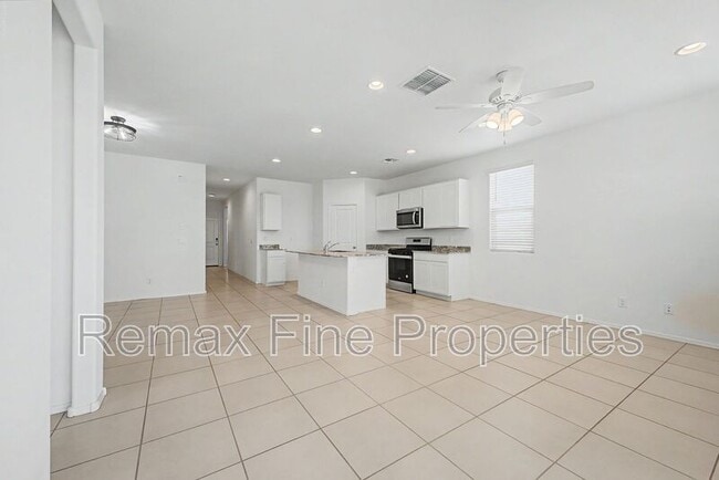 Photo - 15543 W Desert Hollow Dr
