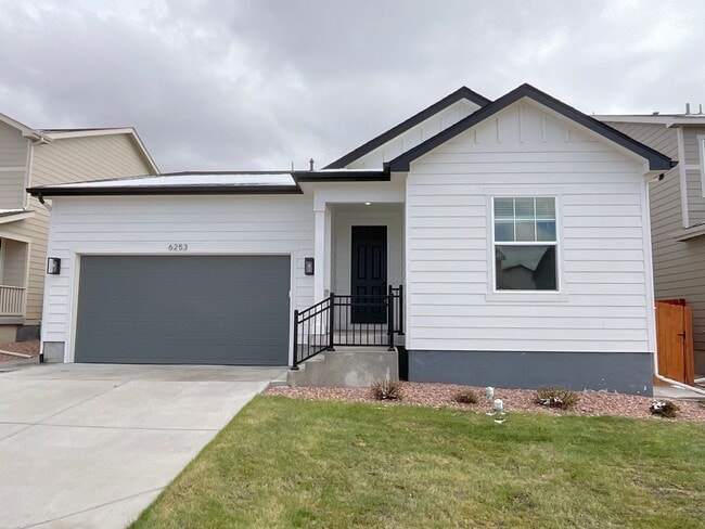 Building Photo - 3 Bedroom Home Available Near N Powers Blvd & Dublin Blvd!