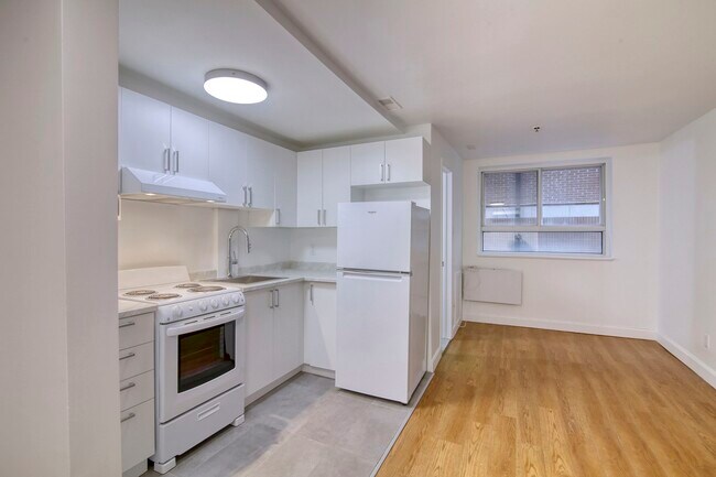 Photo - 25 Av des Pins O Unité 218