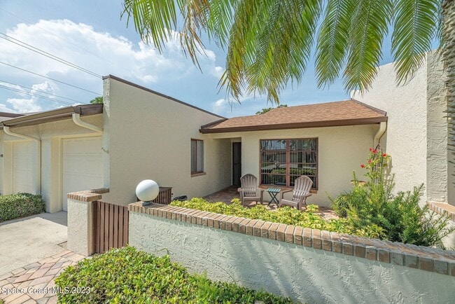 Photo - 440 Hawthorne Ct