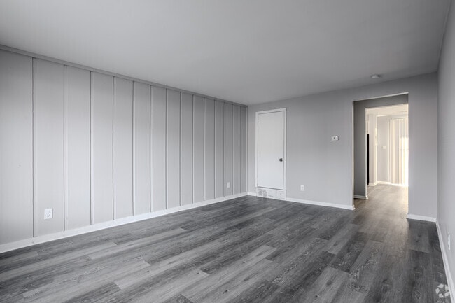 2BR, 1.5BA - 978 SF Townhome