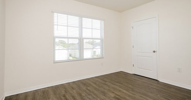 Photo - Kinsman Pointe