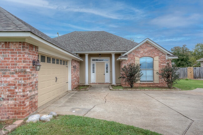 Photo - 220 Sherwood Dr