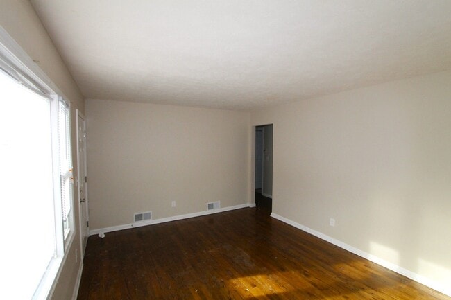 Photo - Beautiful Ralston 3 Bedroom Home Across from Park! Garage and fenced yard!