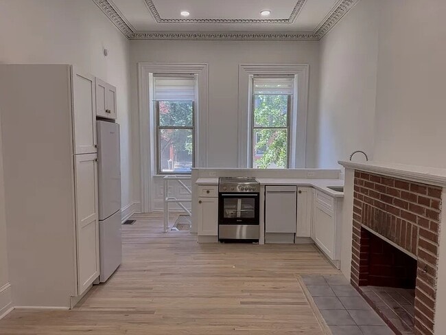 Photo - 1919 Mt Vernon St Unit 1F