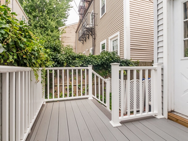 294 D St Unit 292-294  D str. #2, Room C