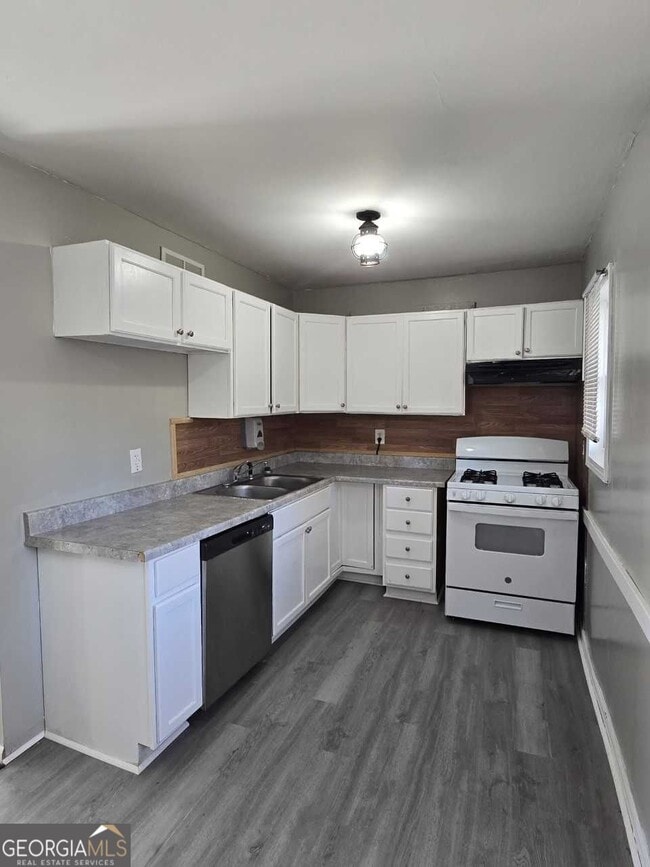 Photo - 468 Morrow Rd