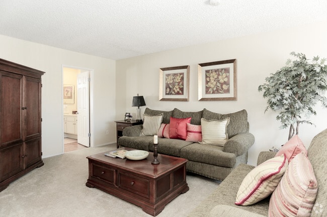 1BR, 1BA - 850 SF