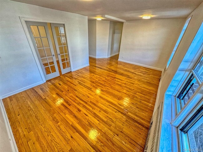 Photo - 67-25 Dartmouth St Unit 3L