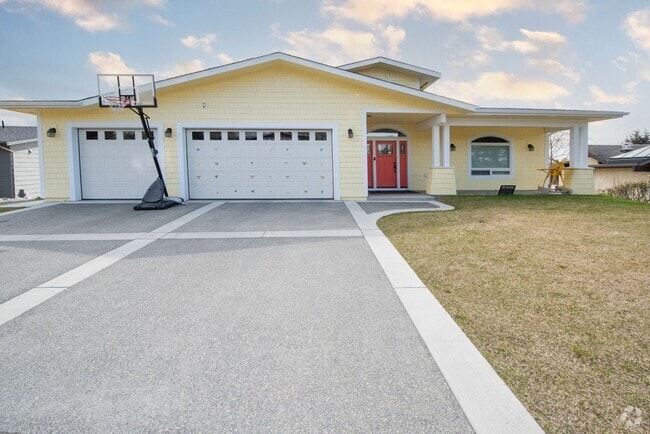 Building Photo - Campbell Lake Rental