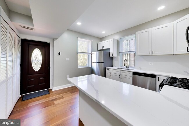 4230 Edson Pl NE