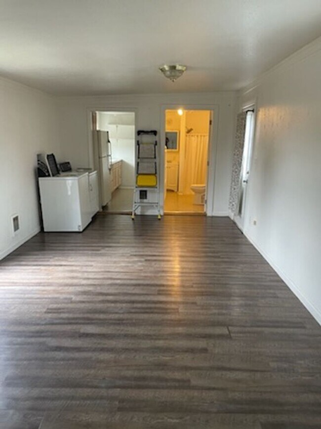 Photo - Smith Unit 404 Arlee St S #A