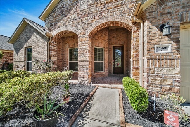 Photo - 25208 Forest Ledge Dr