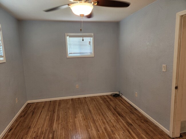 Photo - 1324 W 4th St