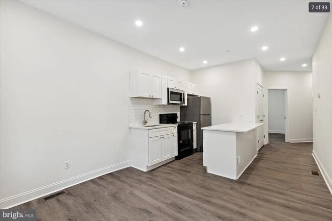 Photo - 320 N 62nd St