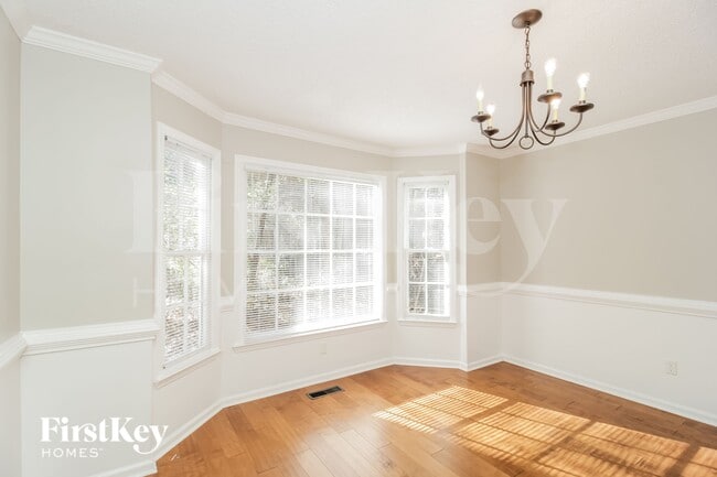 Photo - 142 Presidential Dr