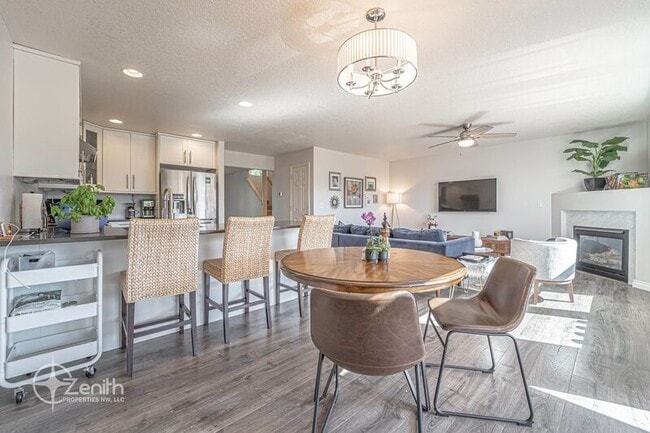 Photo - 16517 NE 19th St