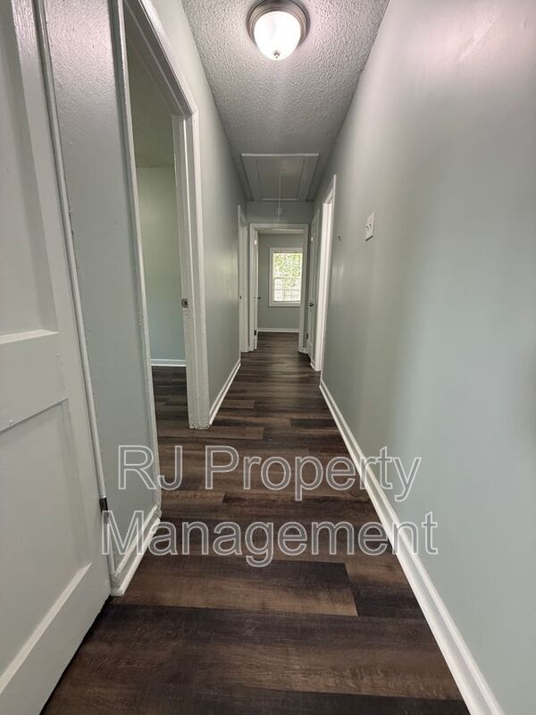 Photo - 332 Flynn Rd