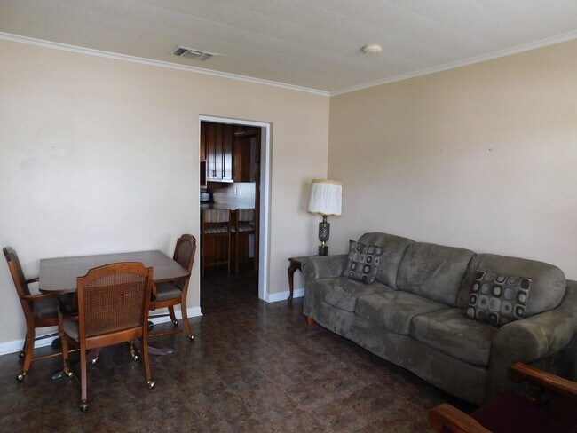 Photo - 610 W. 7th- 3bed 1 bath for rent