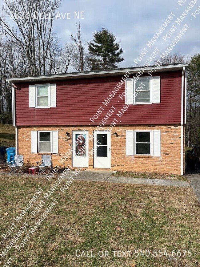 Photo - 2820 Dell Ave NE