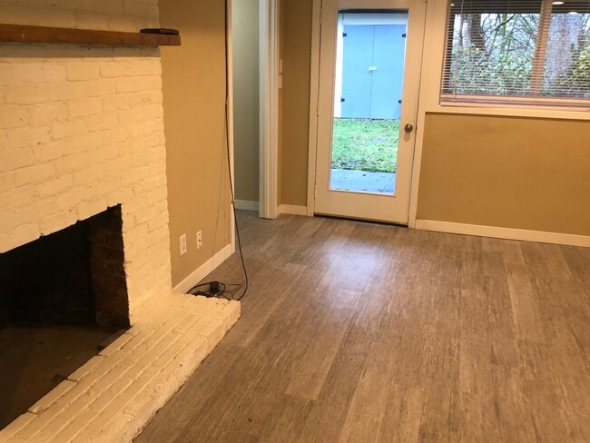 Photo - 5530 S 129th St