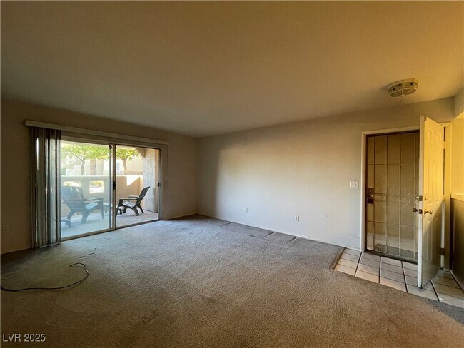 Building Photo - 1900 Tierra Vista Dr Unit 103