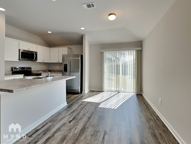 Photo - 12384 Waterbury Dr